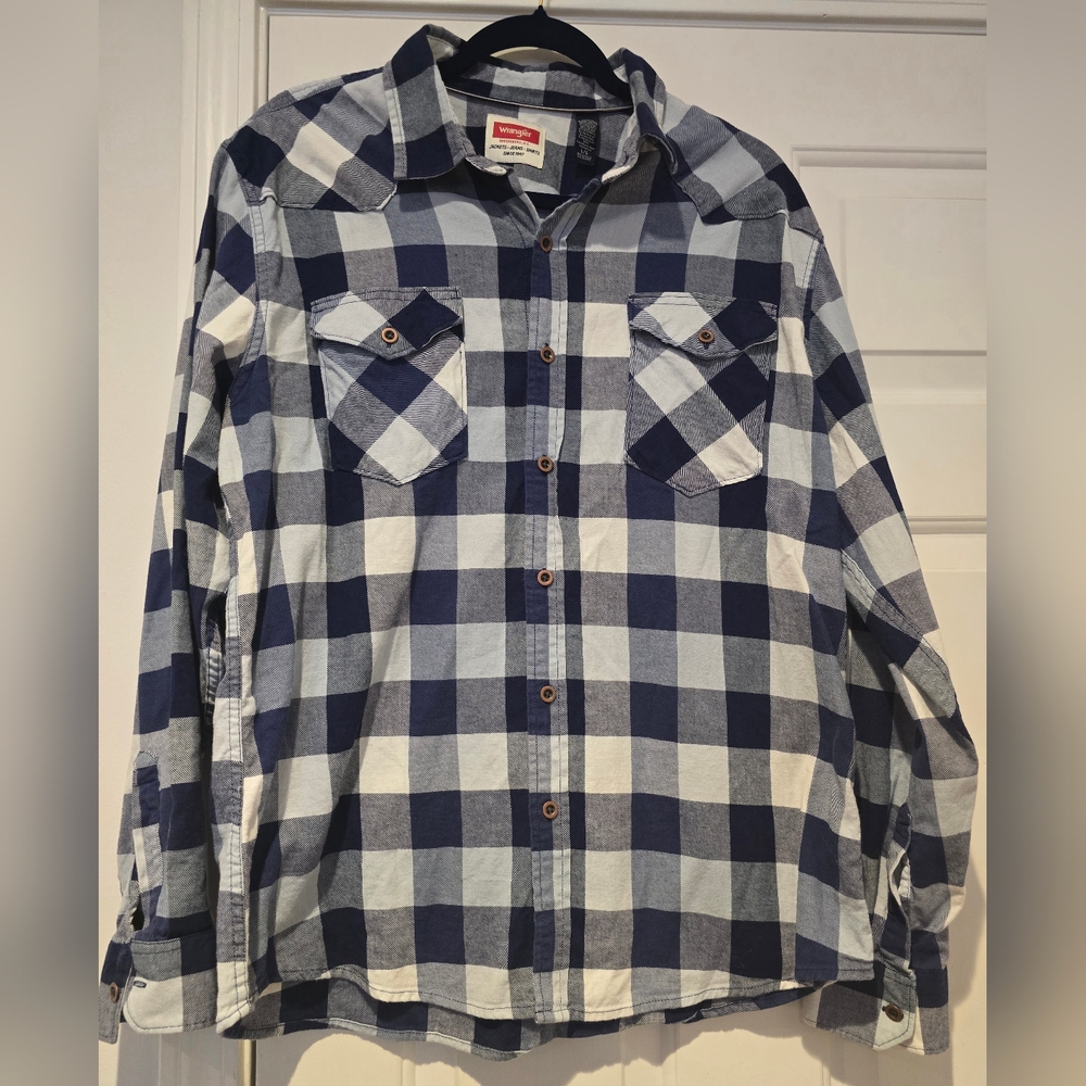 Wrangler Blue Checkered Long Sleeve Collared Button Down Shirt Size L